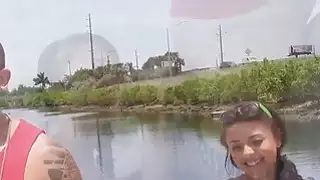 هولي يحب الحصول على عازمة والحصول على حفر من الخلف