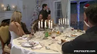 أليسكا دياموند ، بريتني ، كلوديا روسي ، أنجليكا هارت ، ماندي برايت ويوانا سويت في مجموعة العربدة
