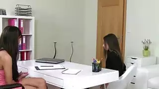 هواة مثليه يحصل strapo على دسار على الصب