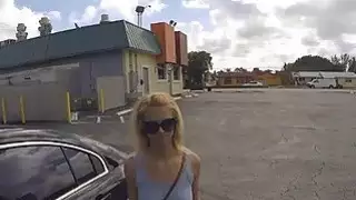 حصلت ليليس ضيق كس وراء مبنى
