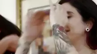 الأكثر إثارة tatooed lezzie الثلاثي