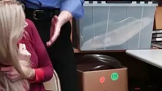 Shoppifter سييرا نيكول مارس الجنس أمام أمها
