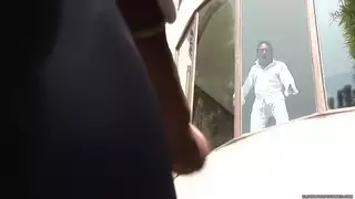 كايلي هيلتون لديه أكثر من يد للمشردين