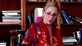 Slutty شقراء في سن المراهقة مارس الجنس شاق و خشن