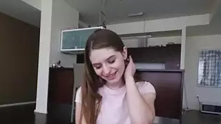 خطوة بروس ضخمة الديك صدمت أليس مارس doggystyle