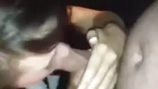 الرجل يحصل على رأس في النادي