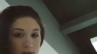 نعومي الساخنة ماي يعطيها خطوة إخوانه رئيس جيد جدا