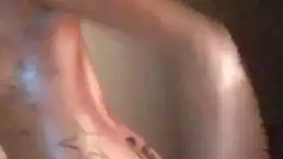 يعطي مزيت الآسيوية اللسان لدسار