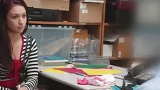 Naiomi ماي shoplifts و الملاعين من أجل الحرية