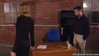 ليلى وتشارلز العمل