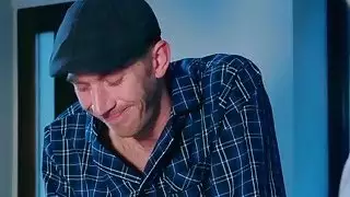 Stepdad الشرج الانفجارات يئن في سن المراهقة في السرير