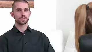 وكيل الإناث يحصل على شاعر مهبل ضخم في الصب