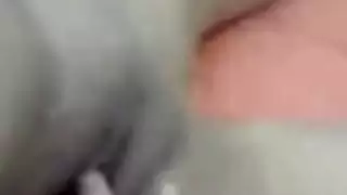 الرجل الدهون يحصل على امتص ديك من قبل صديقته العربية مثير
