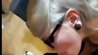 حار هواة الاشقر منقاد في سن المراهقة يحب أن تمتص ويجري مارس الجنس