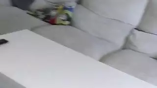 السمسار بينيلوب يحصل على ديك كبيرة في الفم وجمل