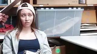في سن المراهقة اللص هايدن هينيسي الملاعين على حريتها