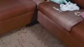 بواب يحصل على الحظ مع مراهق مرح