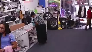 حلو حار فتاة وجود بعض المتشددين سخيف