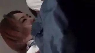 في الهواء الطلق مجموعة الجنس على طول ضيق في سن المراهقة الآسيوية يونا