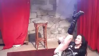 غريب lapdances جبهة مورو ويعطي BJ لطيف و handjob