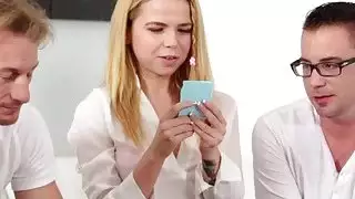 فاتنة قرنية ألينا الغربية يحتاج الديك ليمارس الجنس بشدة