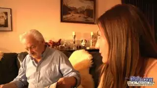 صغير الشعر براون غال أليس رومان الحدب على الديك القديم