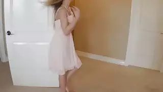 خبط رجل العريس ثلاثة من الهرات بالتناوب قبل الزفاف