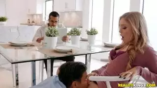 كالي يريد اهتمامه