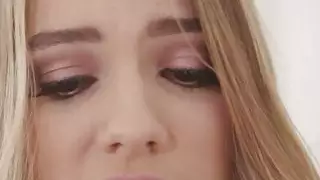 Kenna يتيح لانا مص وأكل لها كس قرنية الرطب