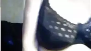 الجدة القديمة تظهر الثدي و العادة السرية ديك على كاميرا ويب