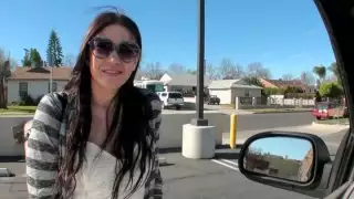 امرأة سمراء السمين hoochie Miliani Mor ضربات على الفيديو بوف