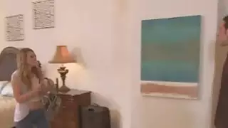يدخل جوش وجيزيل في عالم التأرجح الخام يحاولان تجربة بعض الأشياء الجديدة