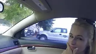 حصلت ليلي مارس الجنس جيد في زقاق خلف مبنى