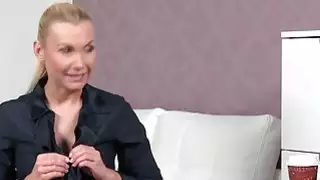 عامل المرأة الحساسة القيام بهزاز