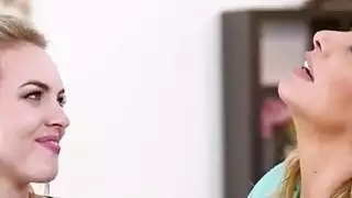 حار ماما ساشا شقيق لعق و بالإصبع مراهقون كس