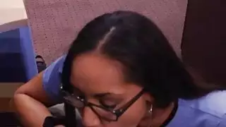 الممرضة جوانا تبيع سراويل وتمتص الديك