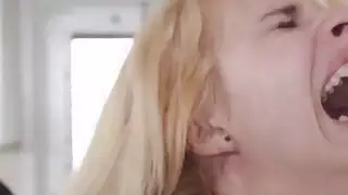 قرنية ليلي ديكسون النحل والقذرة