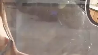 اقتنعت فاتنة ضيق اللعنة مع المتأنق لبعض المال