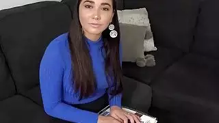 السمسار كارلي يعطي رئيس وقصفت من قبل دونغ الكبير