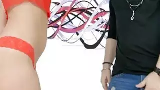 يحصل عرضت الجبهة هوتي أبريل ماي بعض ديك والكرات