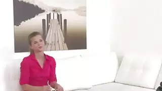 شقراء الحصول على الديك في الصب
