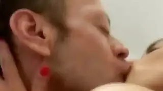 Perv كاميرا رجل يثير المراهقة الجميلة مع إصبعه متستر