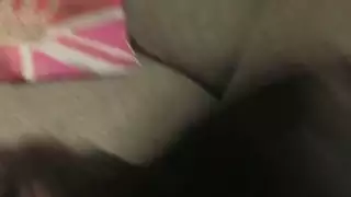 خبطت hottie البريطانية مفلس على الصب
