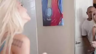 هالي فون أريد أن أخطو خطوة أختي