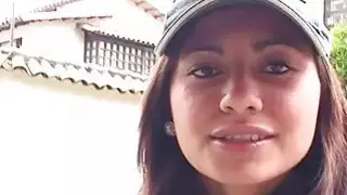 أعجبت كتي مع الديك الثابت من الفصل لها