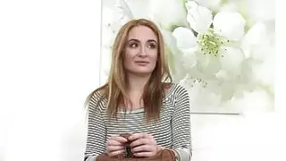 طويل القامة شقراء الملاعين وكيل وهمية بعد الصب