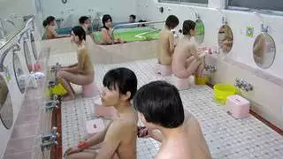 وجدت pervs اليابانية وسيلة لوقف الوقت