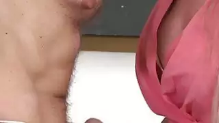 شقراء يمسح twat يحصل على twat و خبطت