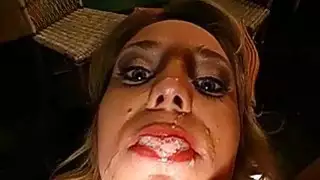 محبوب سلوتي هو غمر ebonys رفوف lustily
