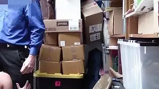 مثير اللص جنيف مارس الجنس للخروج من المتاعب